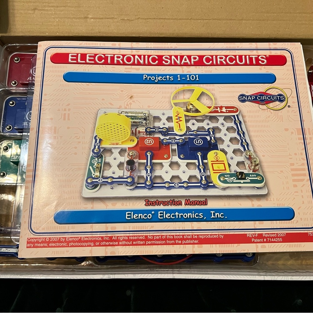 Snap Circuits Jr. Electronics Kit - Multi-Color - Picture 3 of 9